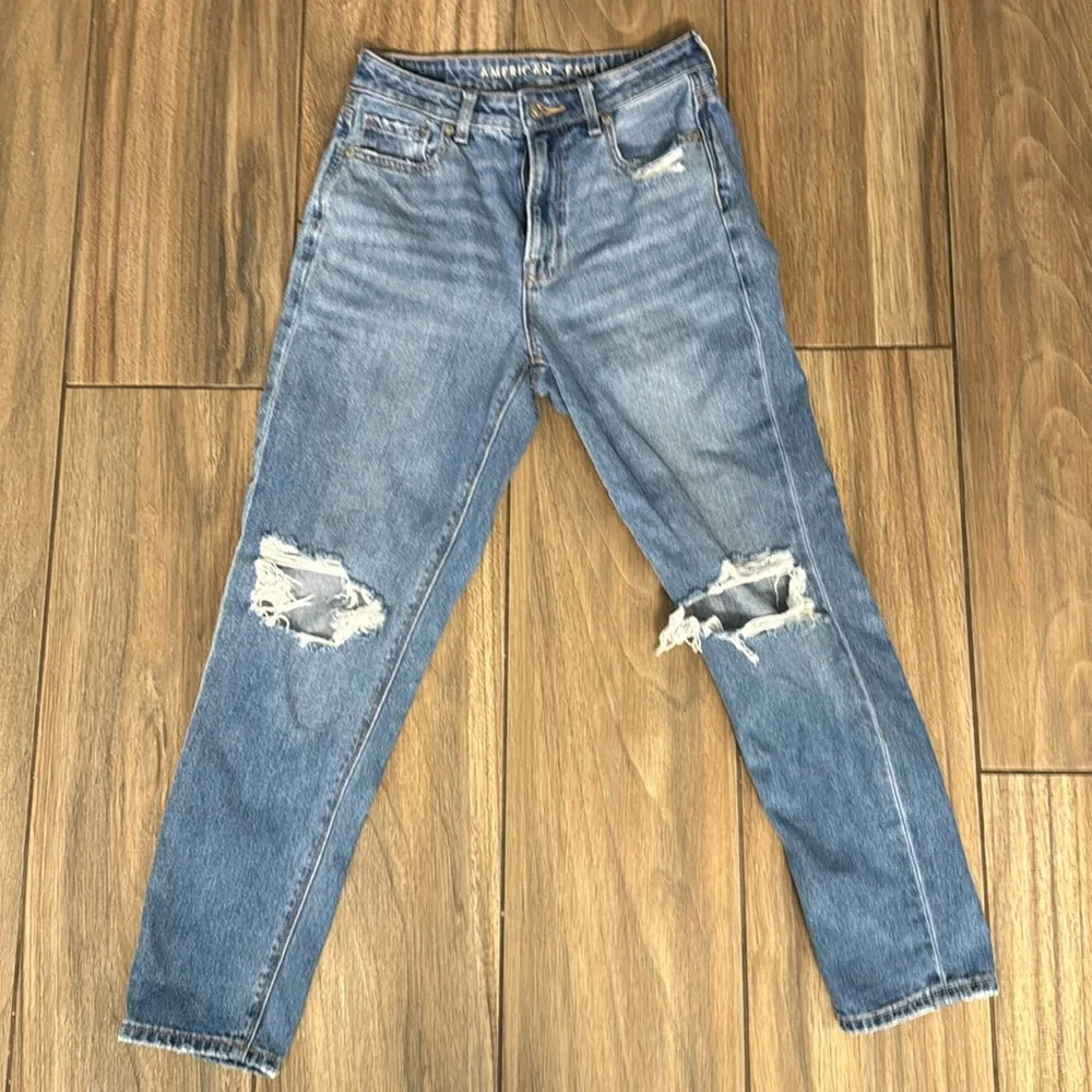American Eagle size 0 distressed jeans excellent condition! - Picture 1 of 5